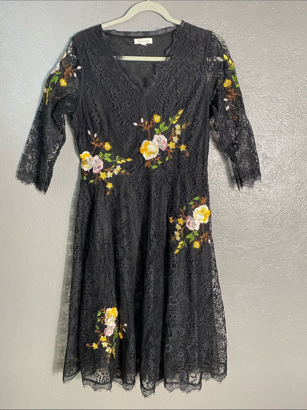 Stellah Dress Women Medium Black Lace Embroidered Floral Fit Flare Romantic
